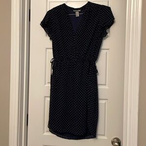 Navy polka dot HM dress, tie waste, ruffle sleeves, elastic band size US 8